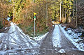 English: Fingerpost at the junction Deutsch: Wegweiser an der Einmündung