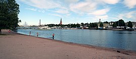 Kokemäenjoen äärellä sijaitseva Kirjurinluoto uimarantoineen, samoin kuin Porin keskustan Eteläranta ja Kivi-Pori kuuluvat kansalliseen kaupunkipuistoon.