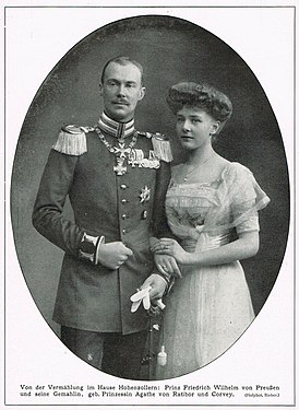 Prinz Friedrich Wilhelm von Preußen und seine Gemahlin, geb. Prinzessin Agathe von Ratibor und Corvey, 1910.jpg