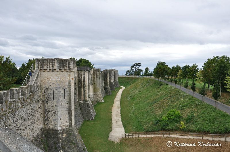 File:Provins walls.jpg