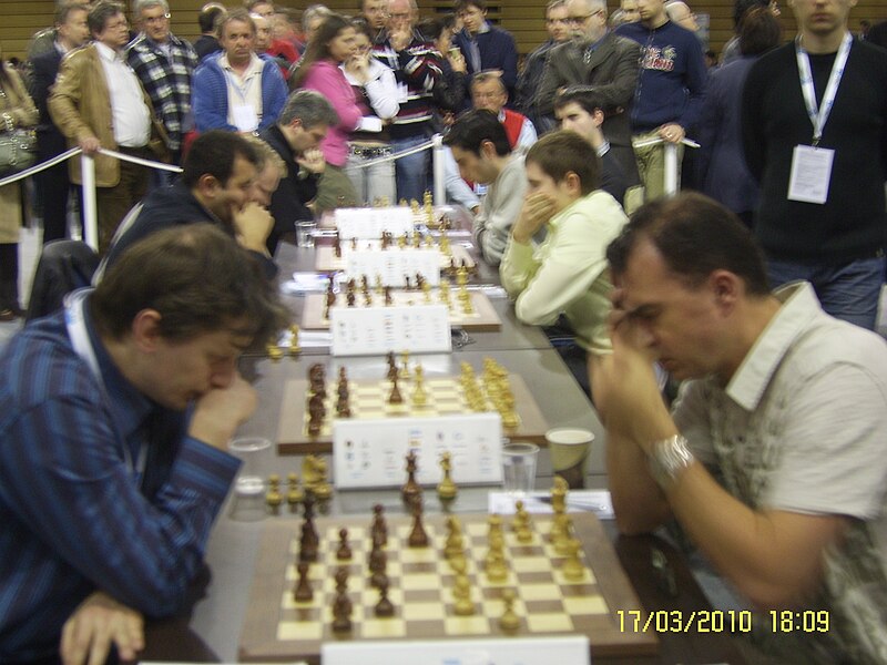File:Prvi 5 stolova posljednjeg kola 11.Euro. poj. prv. u šahu 2010.jpg