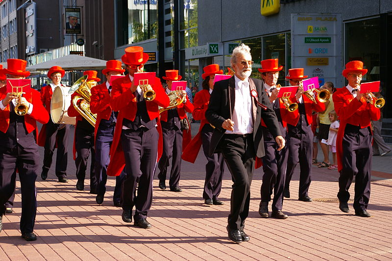 File:Puhkpillifestival "Mürtsub pill" Wind ansamble "Sigulda" (Läti).JPG