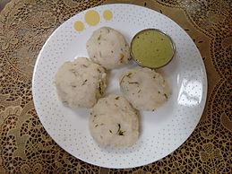 Pundi Gatti with Coriander Chutney