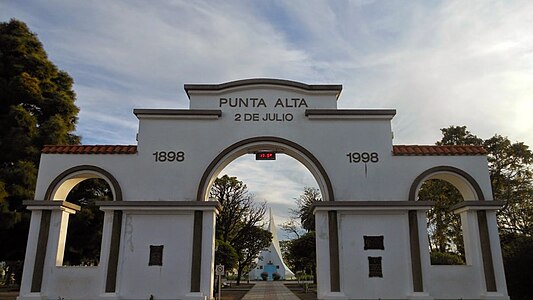 Arco de entrada de la "Plaza Belgrano"