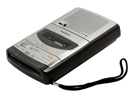 Старый плеер. Диктофон Филипс кассетный. Super Slim Cassette Recorder. 2 Х кассетный магнитофон Панасоник. Кассеты RADIOSHACK.