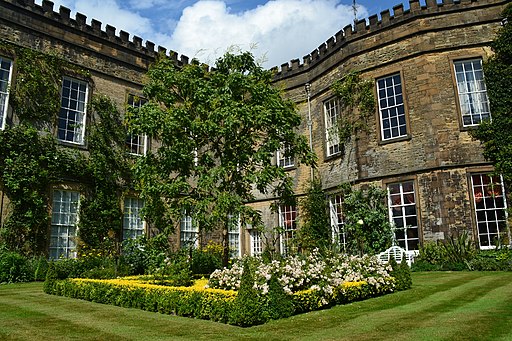 Renishaw Hall, east wing-geograph-3583737-by-Peter-Barr