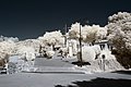 Français : Monument aux morts, Reynès (Pyrénées-Orientales, Languedoc-Roussillon, France) photographiée avec un filtre infrarouge 720 nm. Català: Monument als morts durant la Primera Guerra Mundial, Reiners (Pirineus Orientals, Llenguadoc-Rosselló, França) fotografiadat amb un filtre infraroig 720 nm. Español: Monumento a los muertos durante la Primera Guerra Mundial, Reynès (Pirineos Orientales, Languedoc-Rosellón, Francia) fotografiada con un filtro infrarrojo 720 nm.