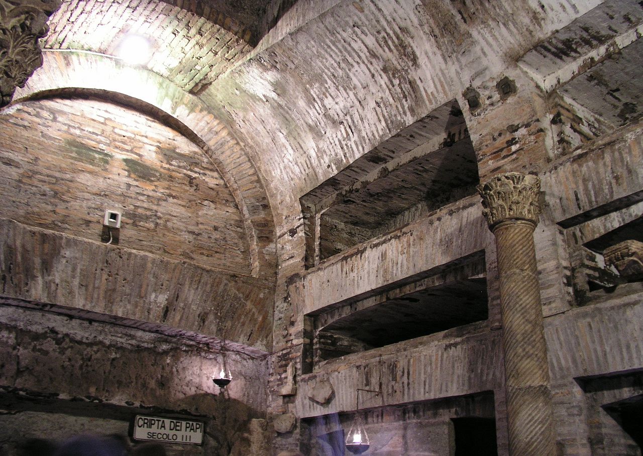 Catacombe di San Callisto - La cripta dei Papi dans immagini sacre 1280px-Rom%2C_Calixtus-Katakomben%2C_Krypta_der_P%C3%A4pste