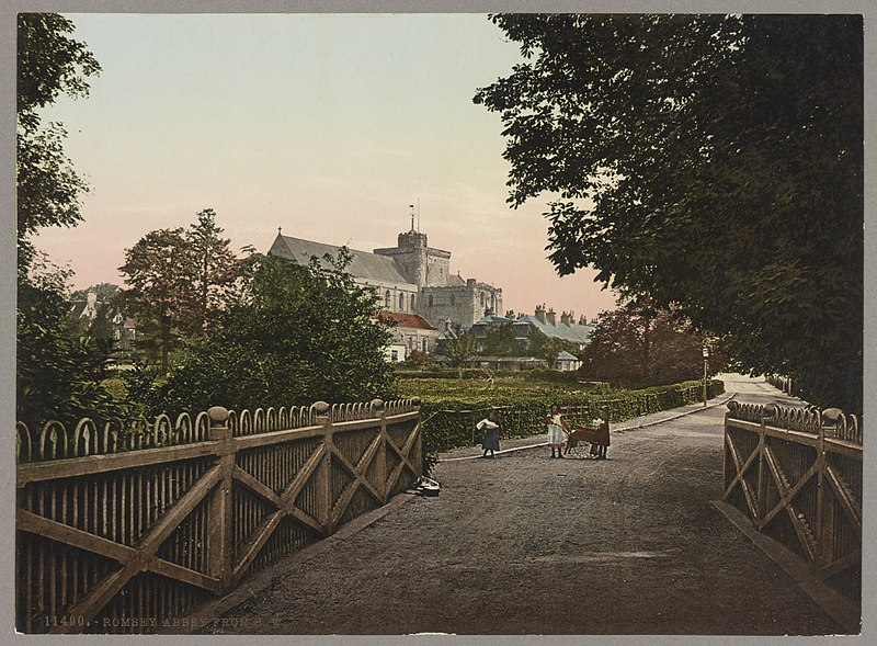 File:Romsey Abbey from S.W. LCCN2017659740.jpg