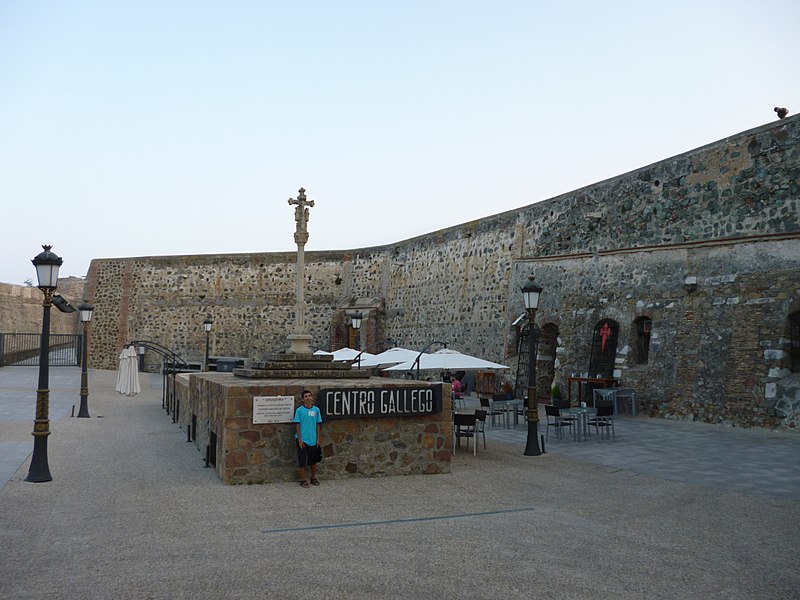 File:Royal Walls, Ceuta 200.jpg