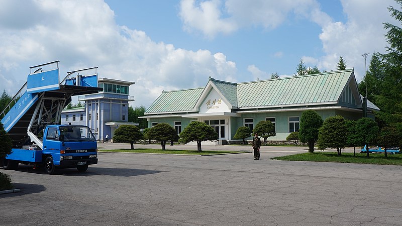 File:Samjiyon Airport (14560530404).jpg