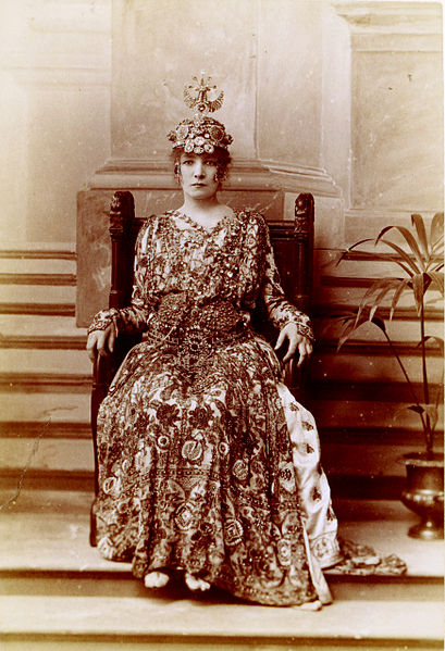 File:Sarah Bernhardt as the Empress Theodora, crop.jpg