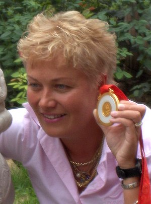 Satu Mäkelä-Nummela with olympic gold medal