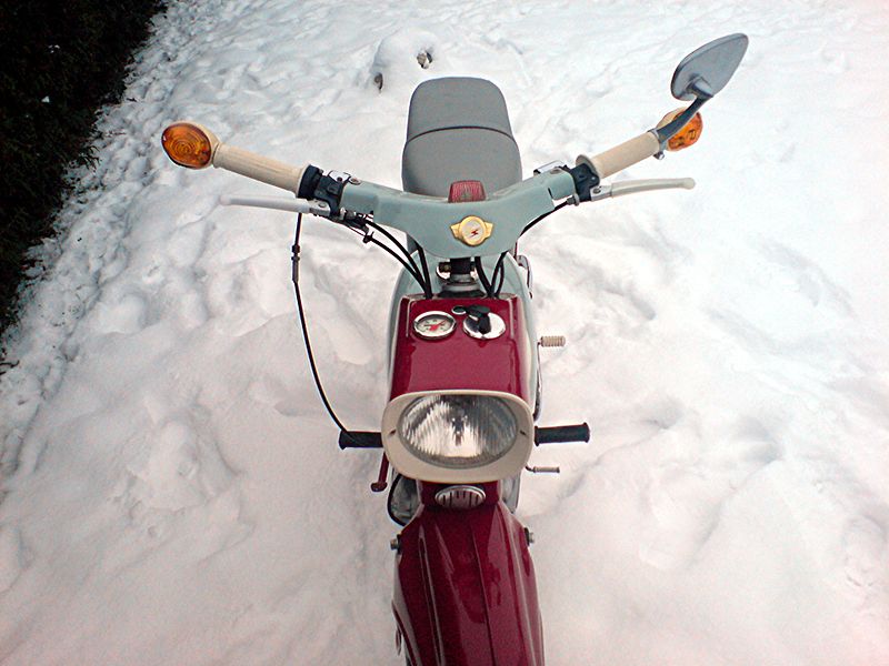 File:Simson-Star-Vorderansicht.jpg