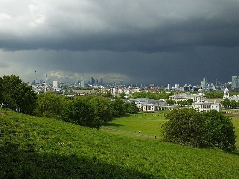 File:Skyscape and skyline from Greenwich Park 6404rot.JPG