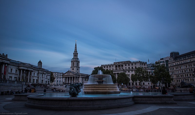 File:Smooth - Trafalgar Square - panoramio.jpg
