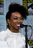 Sonequa Martin Verde 2017.jpg