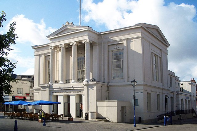 Image: St Albans Town Hall (geograph 5236751)