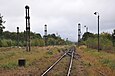 Erhaltene Betonmasten für die Aufnahme der Quertragwerke am westlichen Bahnhofskopf (2016)