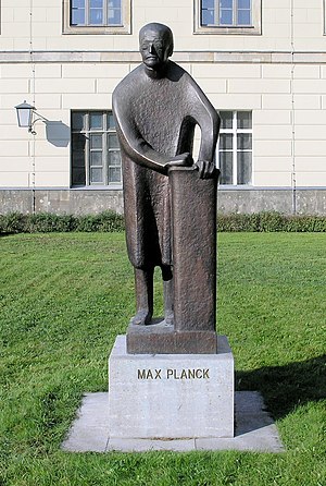 Unter den Linden 6 (Mitte) Max Planck.jpg мүсіні
