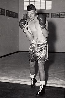 <span class="mw-page-title-main">Stoffel du Plessis</span> South African boxer