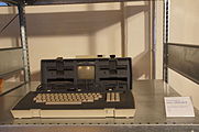Computer Osborne OSCOLRGD Computer USA 1983