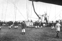 Just before lift off on 26 May 1906, piloted by Captain von Krogh Tegel 26 May 1906.png