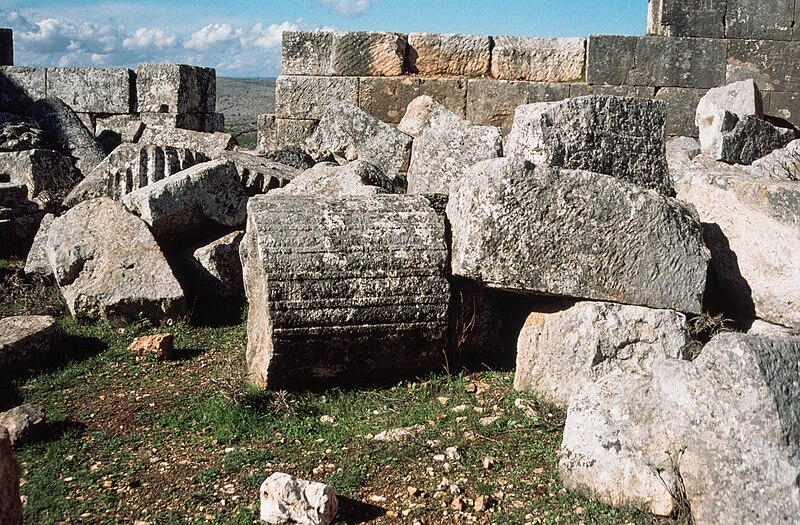 File:Temple-Church, Qalat Kalota, Syria - Rubble in northeast interior - PHBZ024 2016 7725 - Dumbarton Oaks.jpg