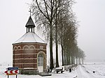 Chapelle dans la neige.