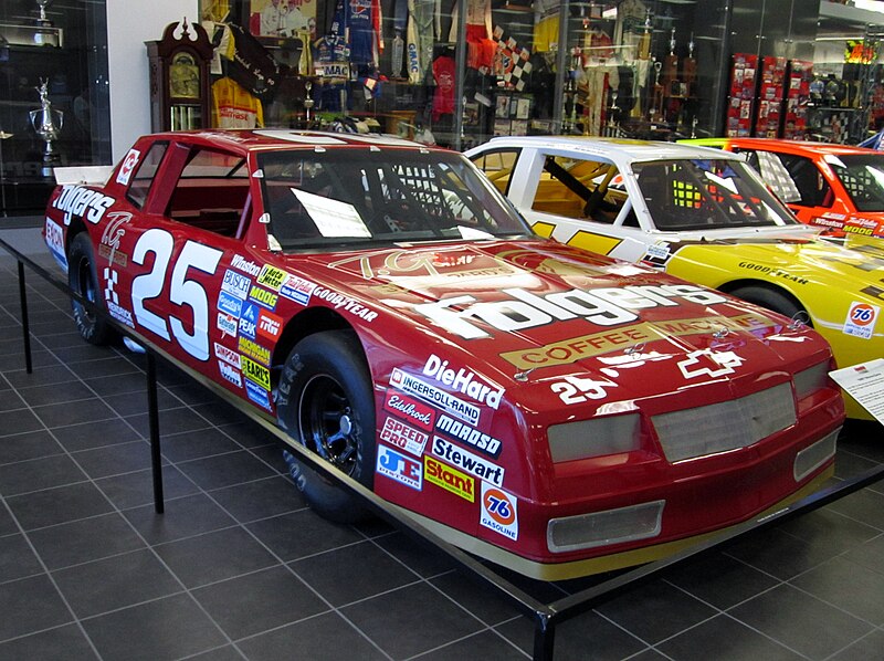 File:Tim Richmond Hendrick Motorsports Chevrolet on display.jpg