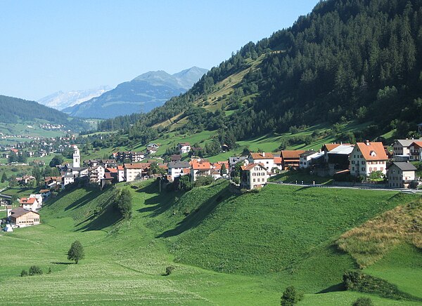 Tinizong village