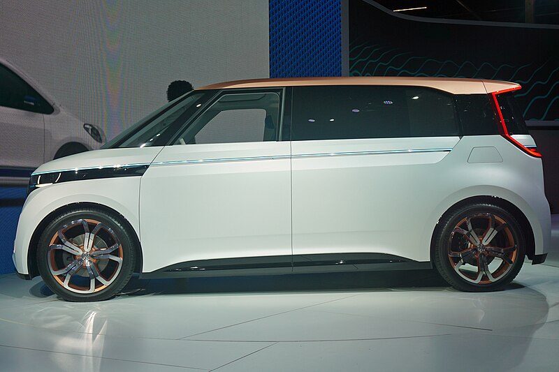 File:VW BUDD-e concept SAO 2016 8971.jpg