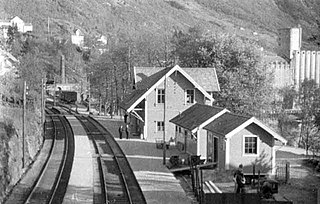 <span class="mw-page-title-main">Vaksdal Station</span> Railway station in Vaksdal, Norway