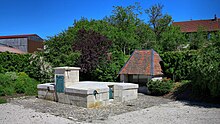 Vellerot-lès-Vercel, la fontaine du village.jpg