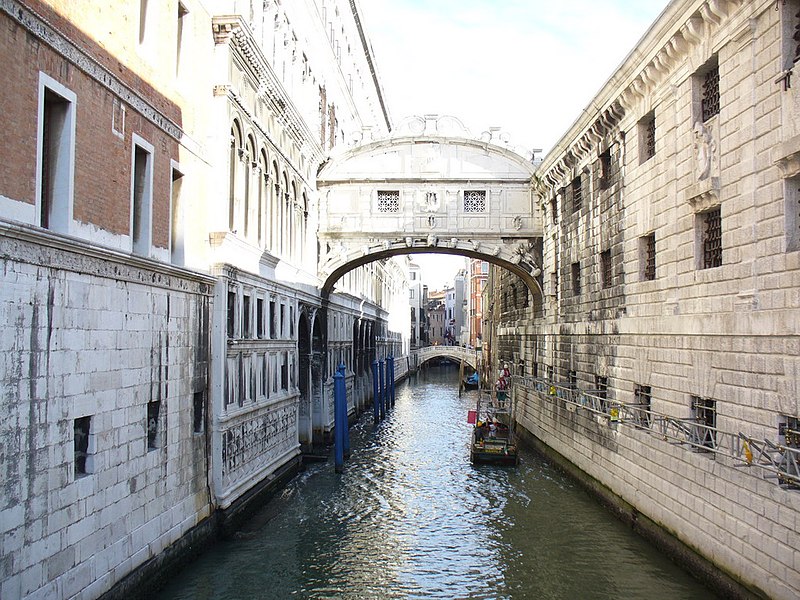 File:Venezia - Ponte dei Sospiri seen from Ponte d. Paglia - panoramio.jpg