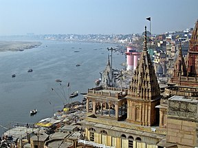 Die Ganges in Waranasi, Indië.
