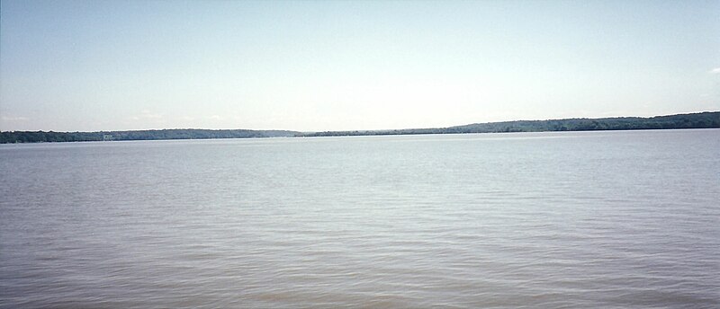 File:View of Potomac River from Mount Vernon shoreline.jpg