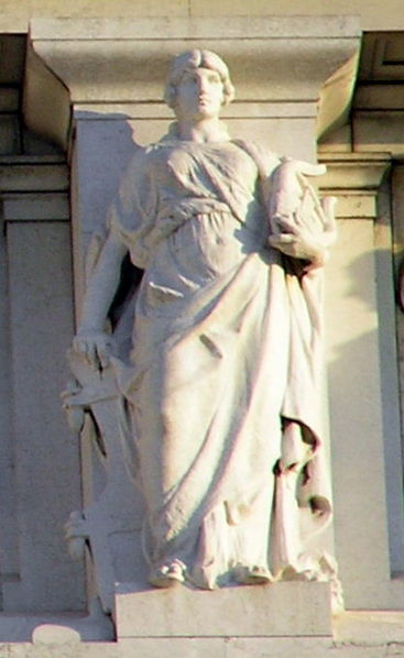 File:Vittoriano - statue delle regioni - Marche.jpeg