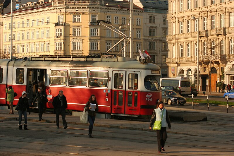 File:Wien IMG 0519 (3074242824).jpg