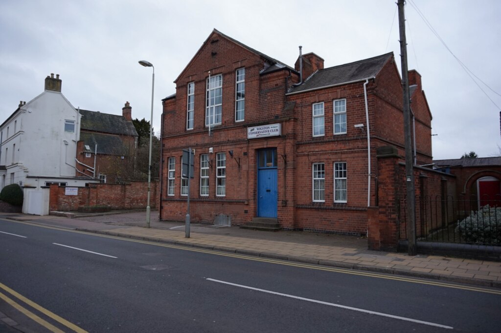 Small picture of Wigston Conservative Club courtesy of Wikimedia Commons contributors