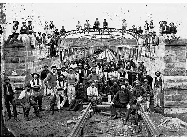 Workers on the first bridge, 1883