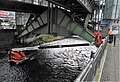 Wuppertal, Flussbett der Wupper unter der Schwebebahnstation Oberbarmen, Ketten-Raupe mit Teleskop-Arbeitsbühne, Bild 3.jpg
