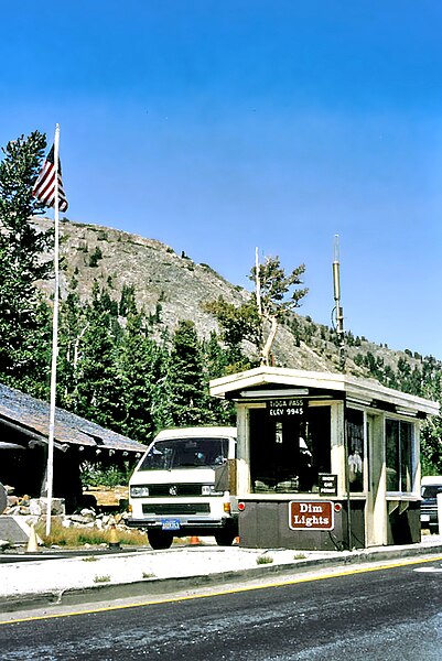 File:Yosemite N.P., Tioga Road 1989 12.jpg