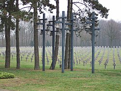 Ysselsteyn War Cemetery 01.jpg