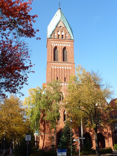 File:Zehlendorf Riemeisterstraße Herz-Jesu-Kirche.JPG