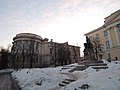 Сграда на Фундаменталната библиотека на Московския университет до Факултета по журналистика