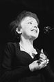 Édith Piaf war eine weltbekannte Sängerin aus Frankreich.