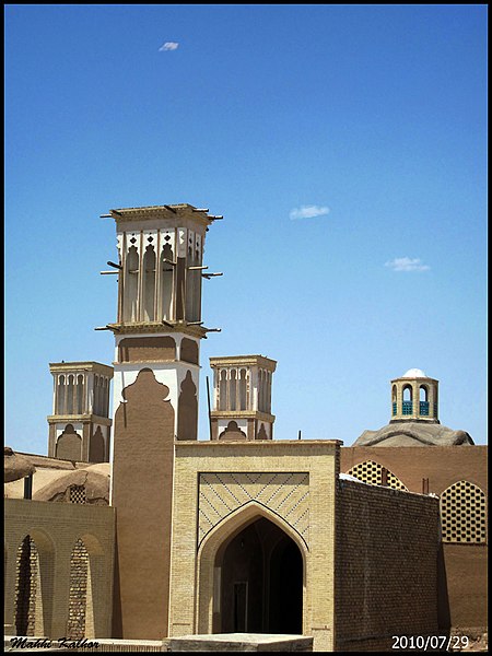 File:بادگیرها، آران و بیدگل Windcatcher, The best means for air cooling in desert (1st comment) - panoramio.jpg