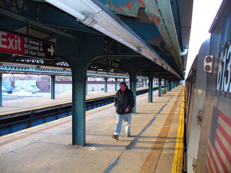File:18 Ave F NYC Subway Station by David Shankbone.JPG