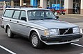 1988 Volvo 240 DL Wagon, front right view